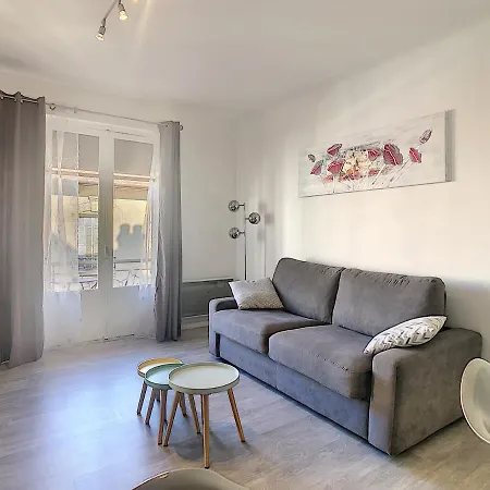 Apartment 28 Rue Mimont / Mou2208 / Studio Cannes