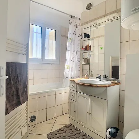 Apartment 28 Rue Mimont / Mou2208 / Studio Cannes